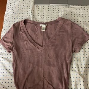 Cropped v neck shirt